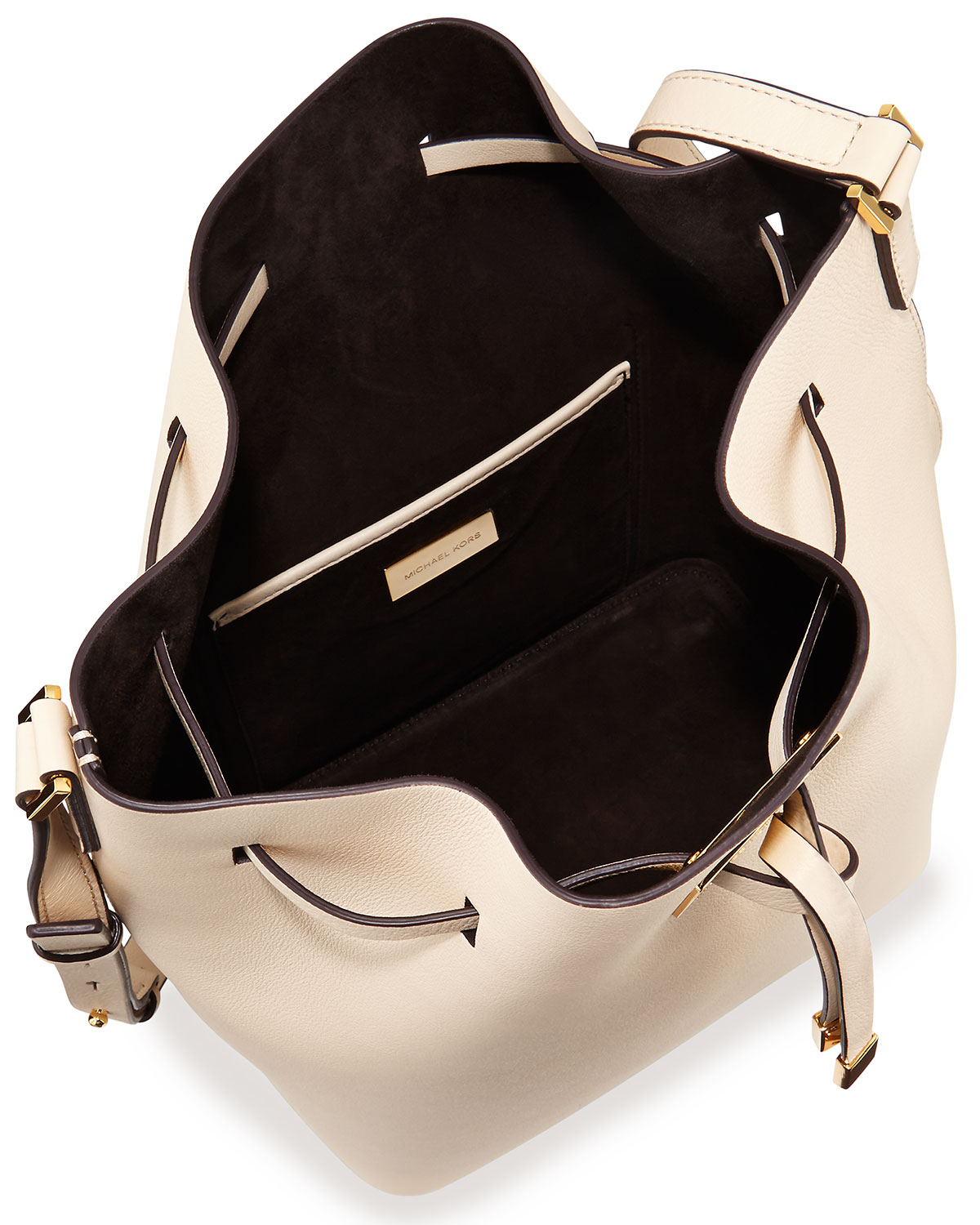 Michael kors black bag ebay The concept of “escape” is central to the WONDERLUST story, Michael Kors told WWD. This story, he elaborated, includes a corresponding ad and video campaign depicting the face of the scent: a gold, sequined-dress-clad Lily Aldridge, in an unknown far-flung locale.