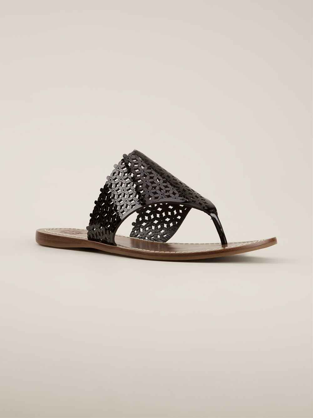 tory burch daisy flip flops