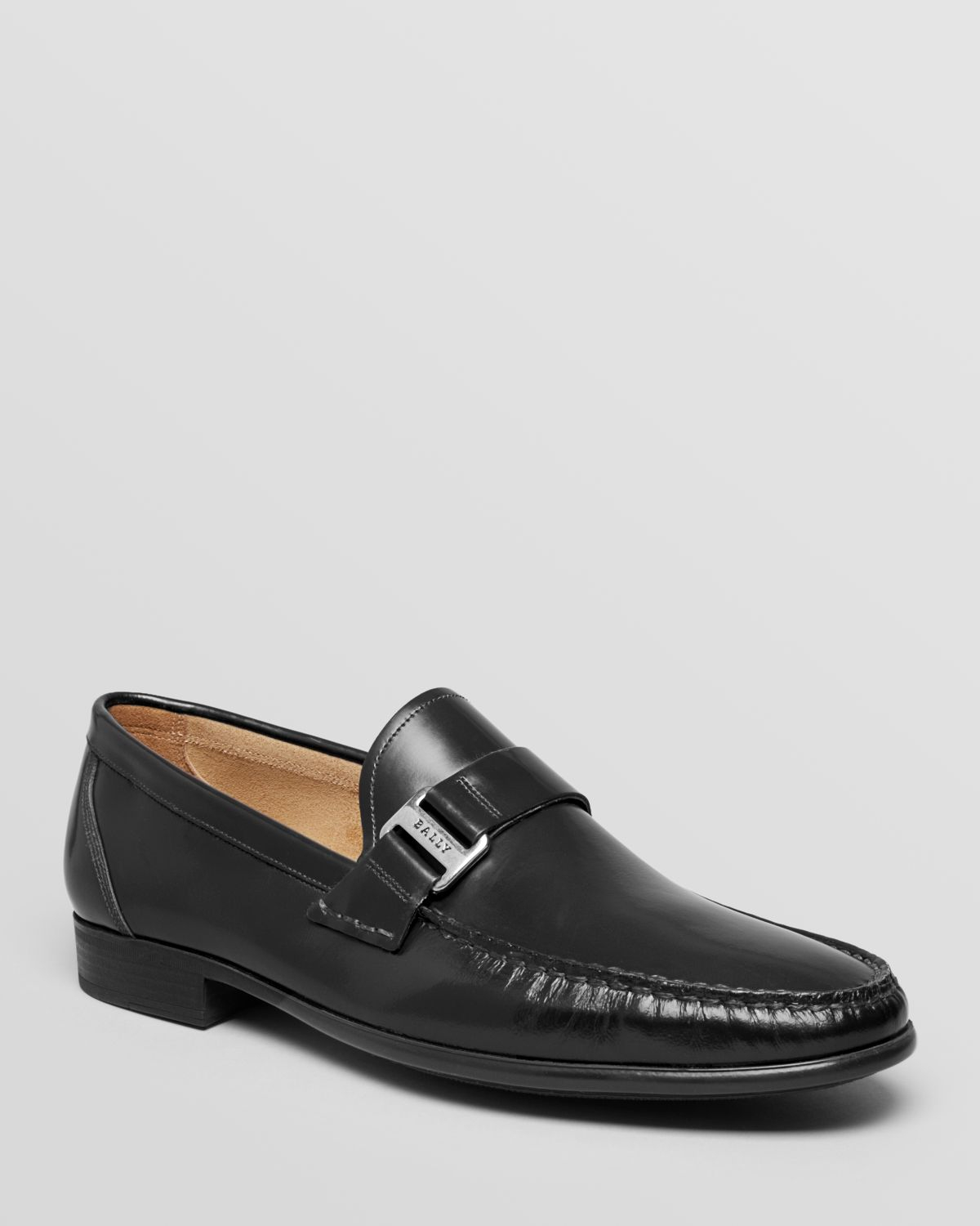 propet slip resistant shoes