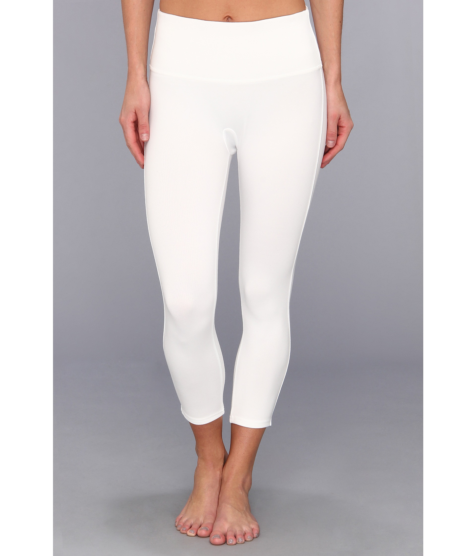 Spanx Ready To Wow Capri Structured Leggings in White | Lyst