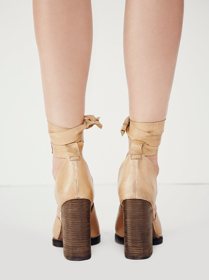 cora wrap heel