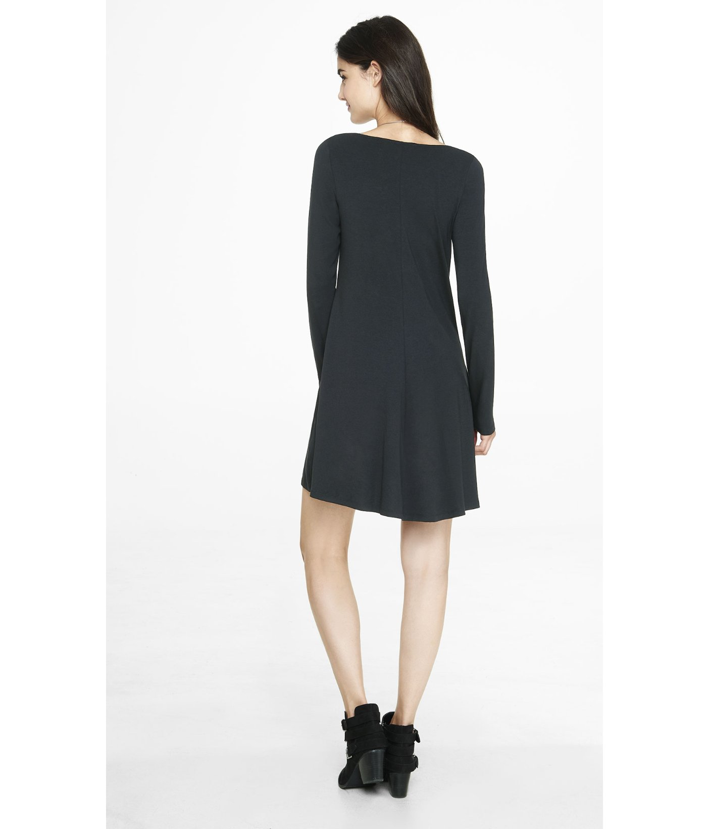 V-neck Long Sleeves Mini Dress in Grey V-neck Long Sleeves Mini Dress in Grey