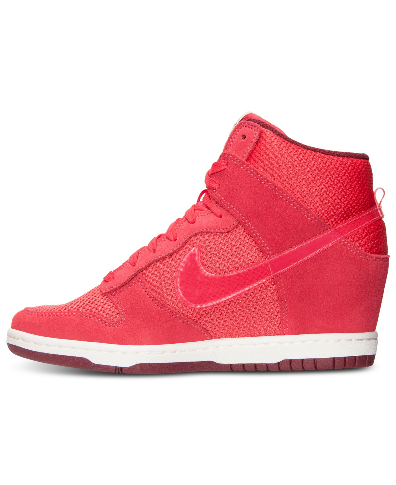 nike sky high dunks red