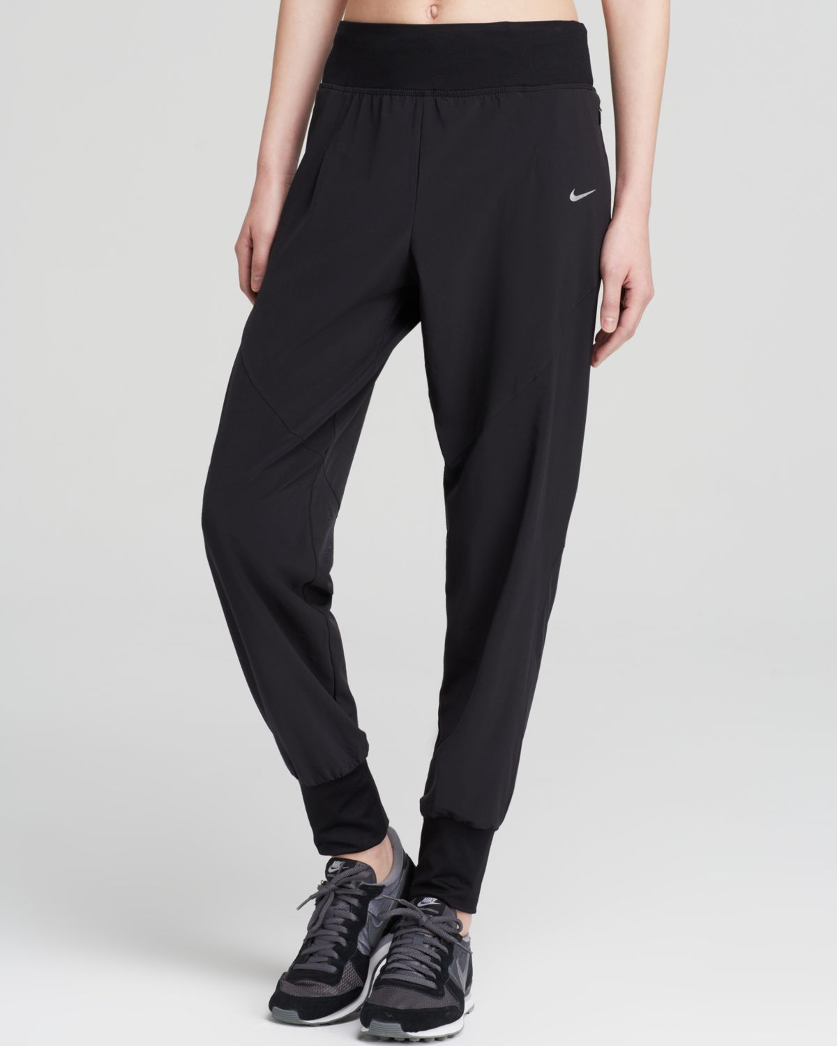 Nike Pants - Woven Loose in Black - Lyst