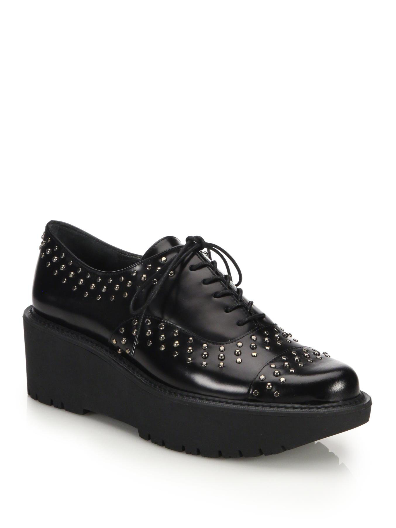 Lyst Stuart Weitzman Zealous Studded Leather Platform Oxfords in Black