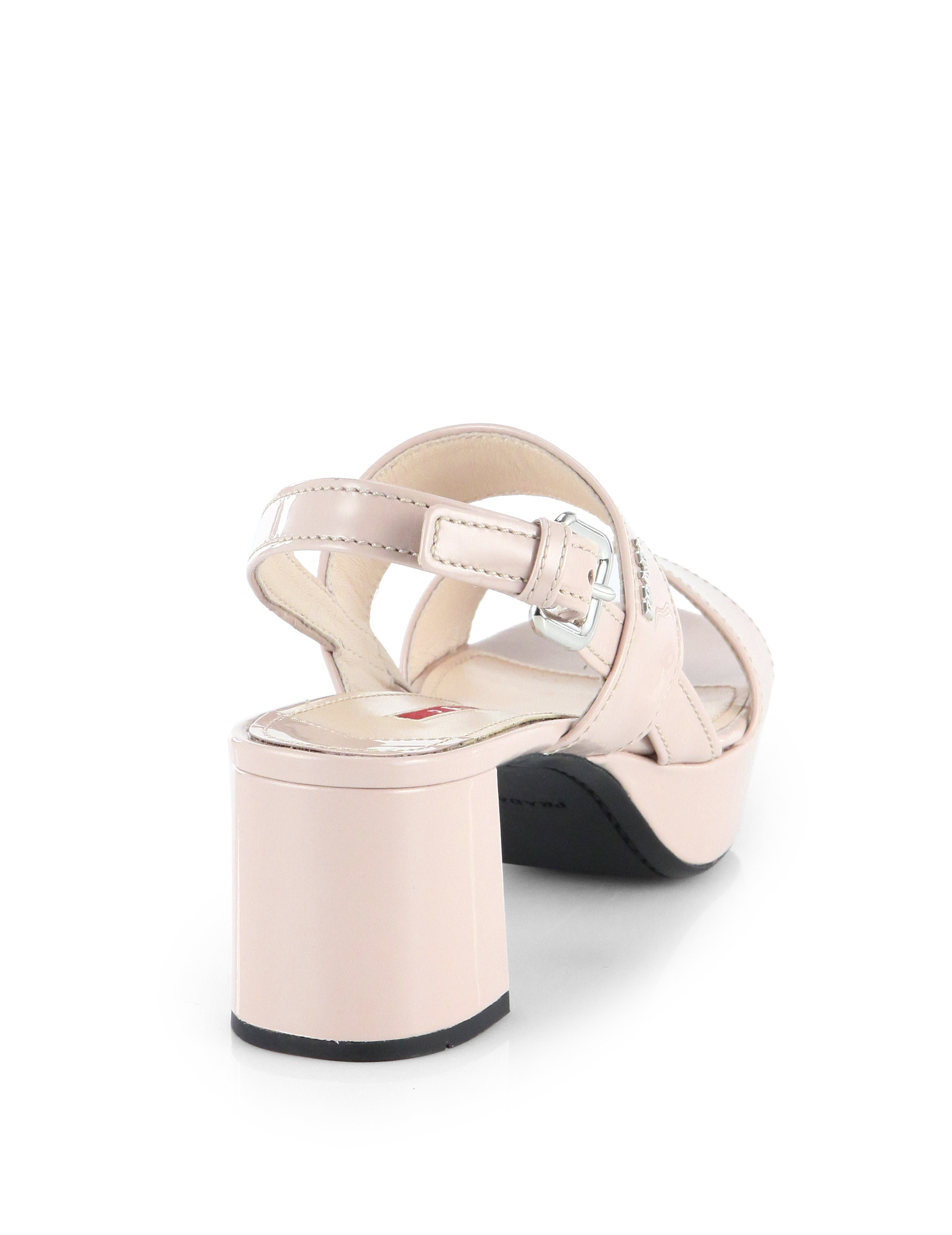 nike benassi solar soft slides
