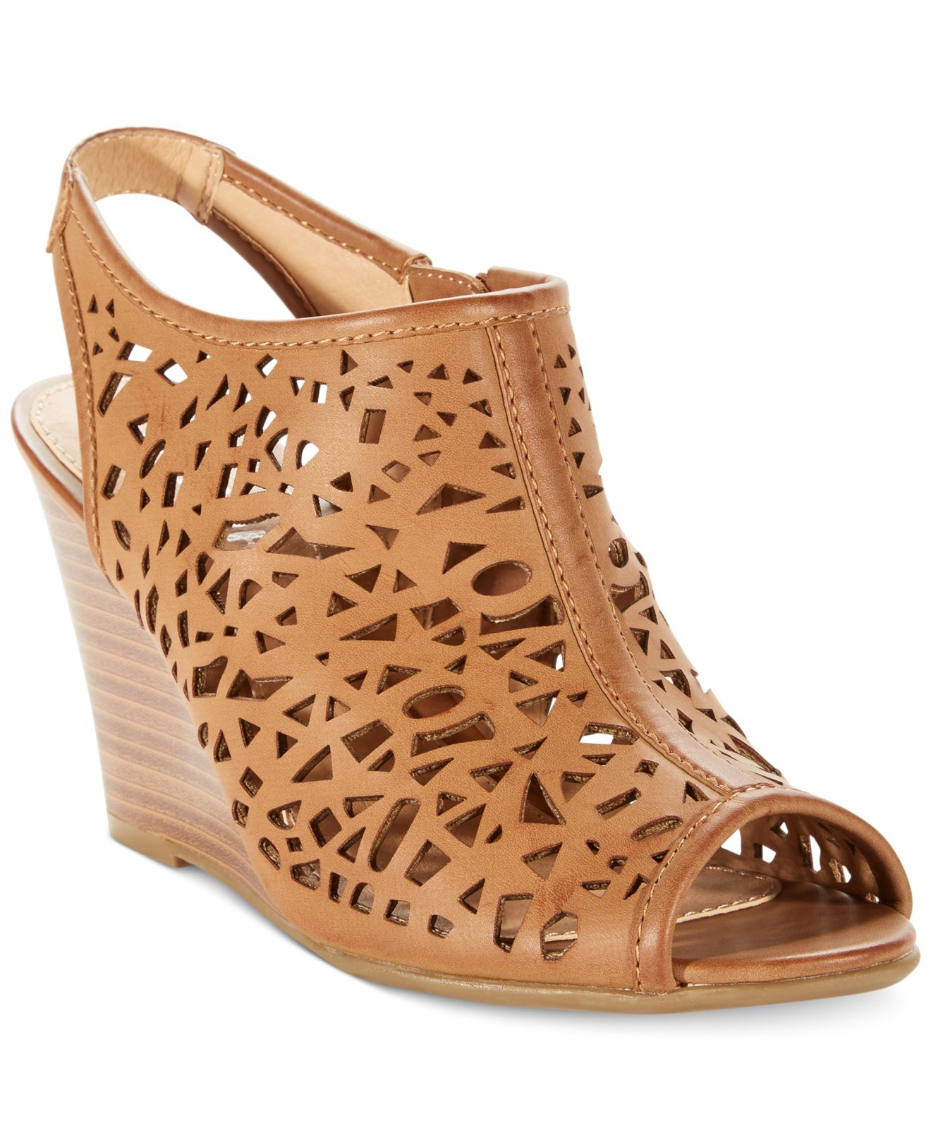 Stellar Laser Cut Wedge Sandals in Tan 