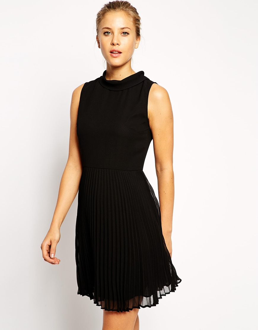 платье boss плиссированное. платье asos с плиссированной юбкой черной. черное платье плиссе jil sander. платье черное плиссированное. платье черное плиссированное.