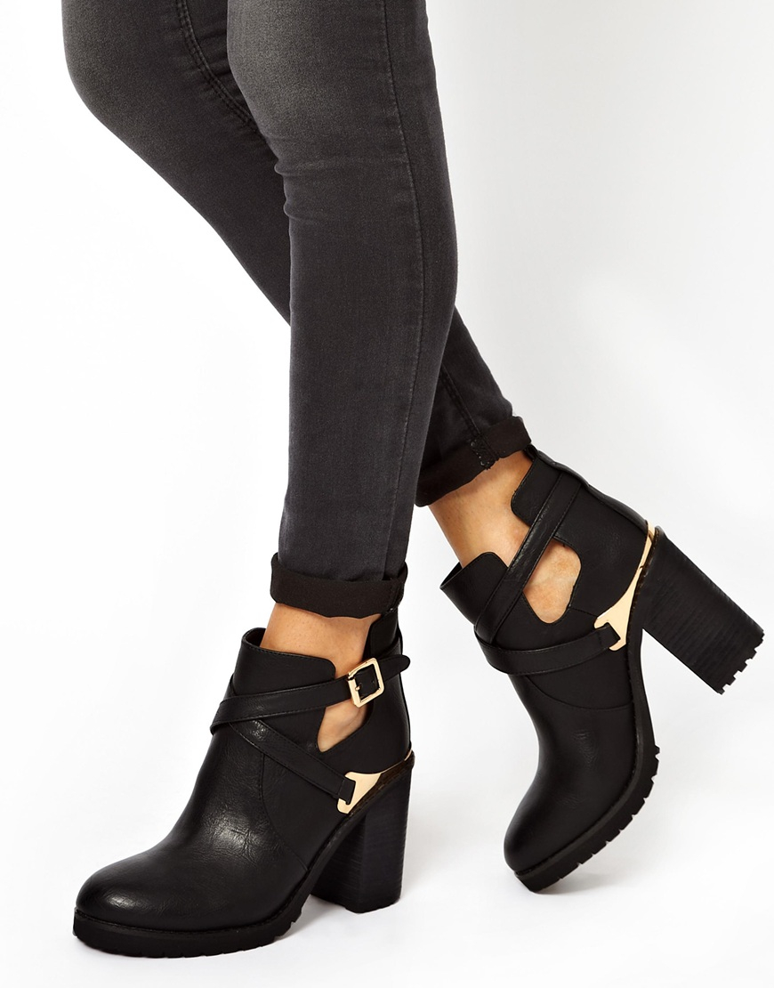 Gianvito rossi ботильоны. Gianvito rossi ботильоны. Туфли ботильоны. Ботильоны с вырезом спереди. Туфли с вырезом спереди.