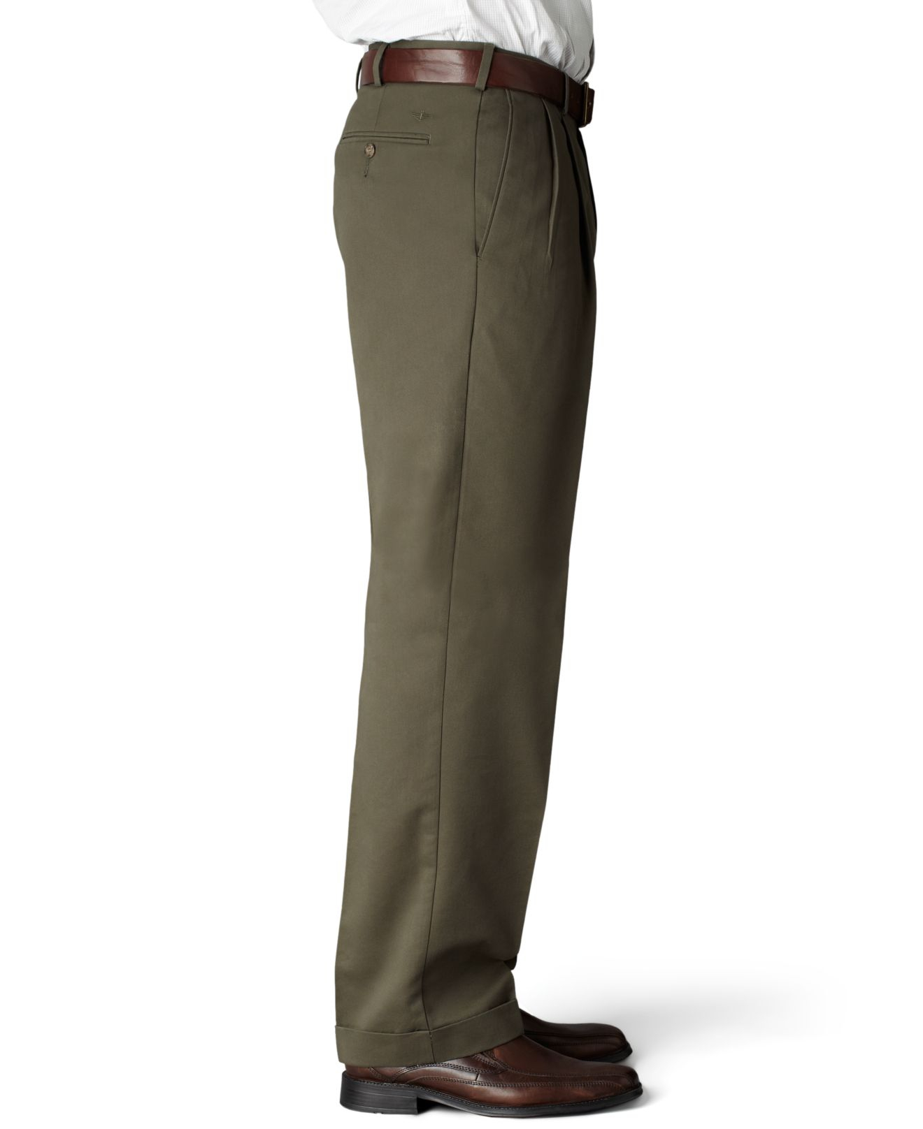 Dockers D4 Relaxed Fit Comfort Khaki Pleated Pants in Green for Men | Lyst