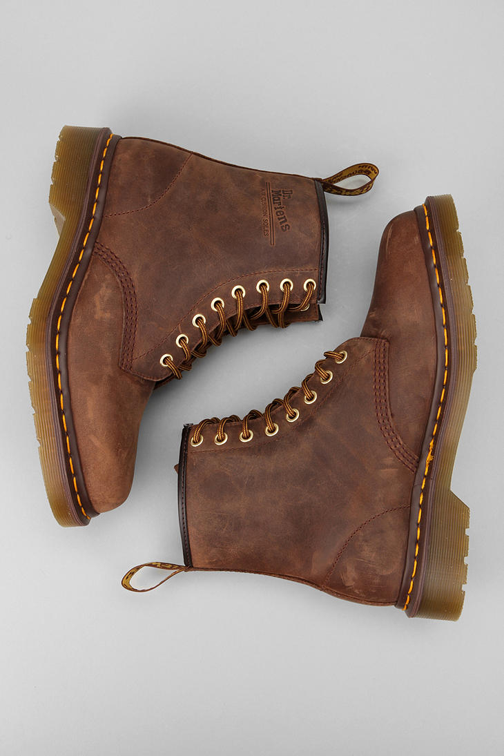 1460 doc martens brown