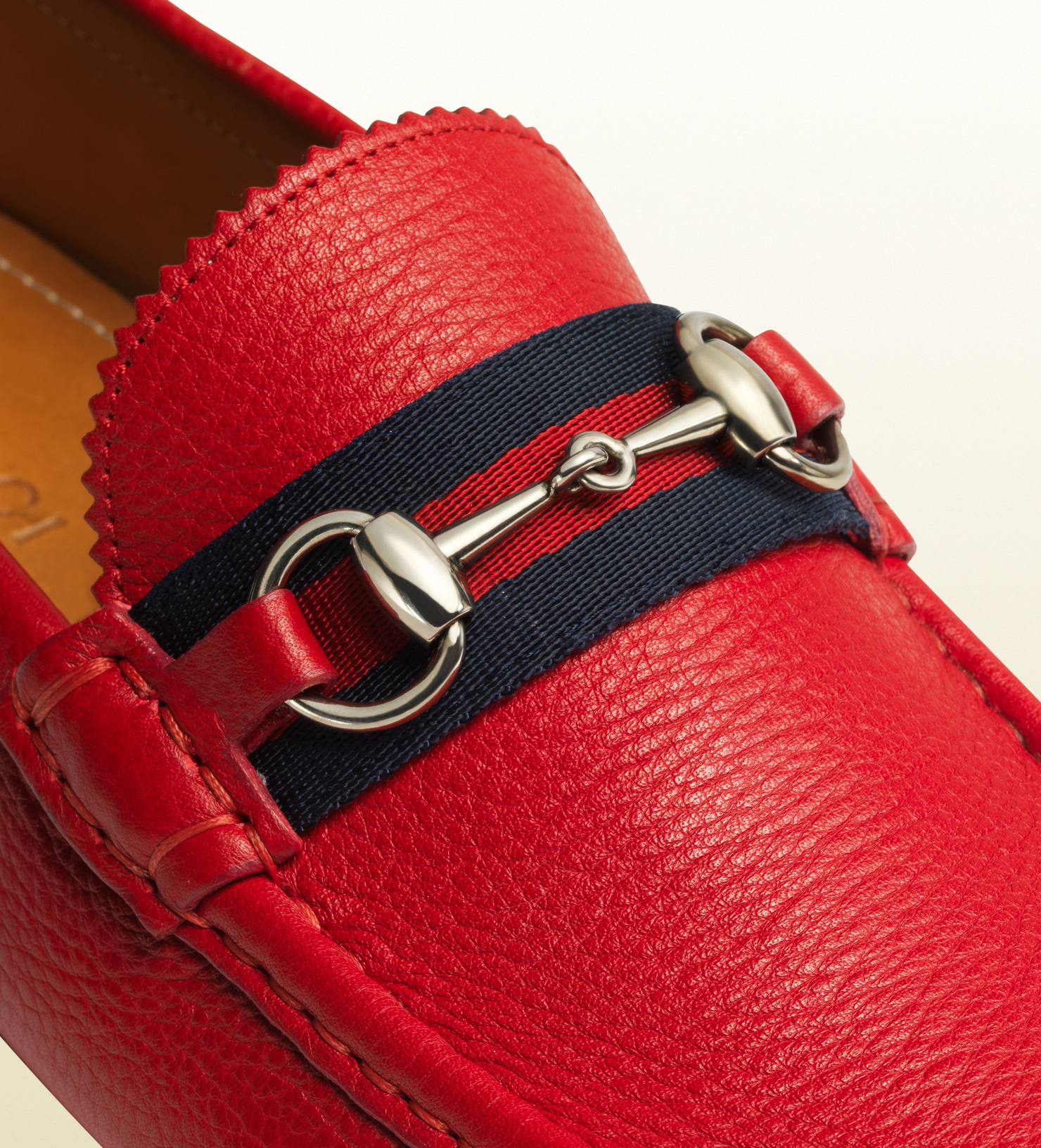 red gucci drivers