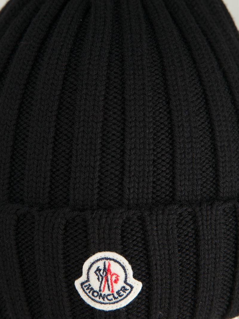 moncler skull cap