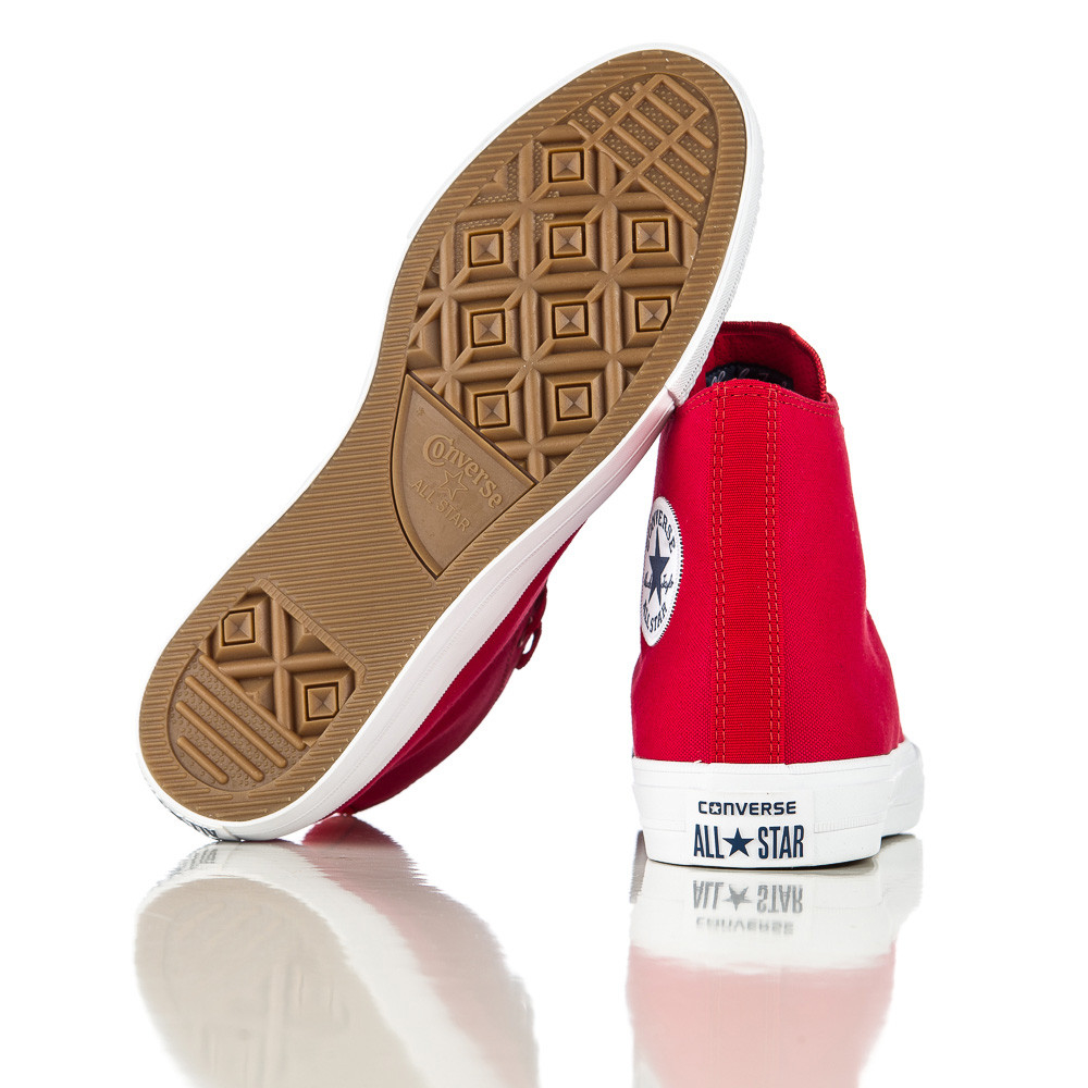 chuck taylor 2 red