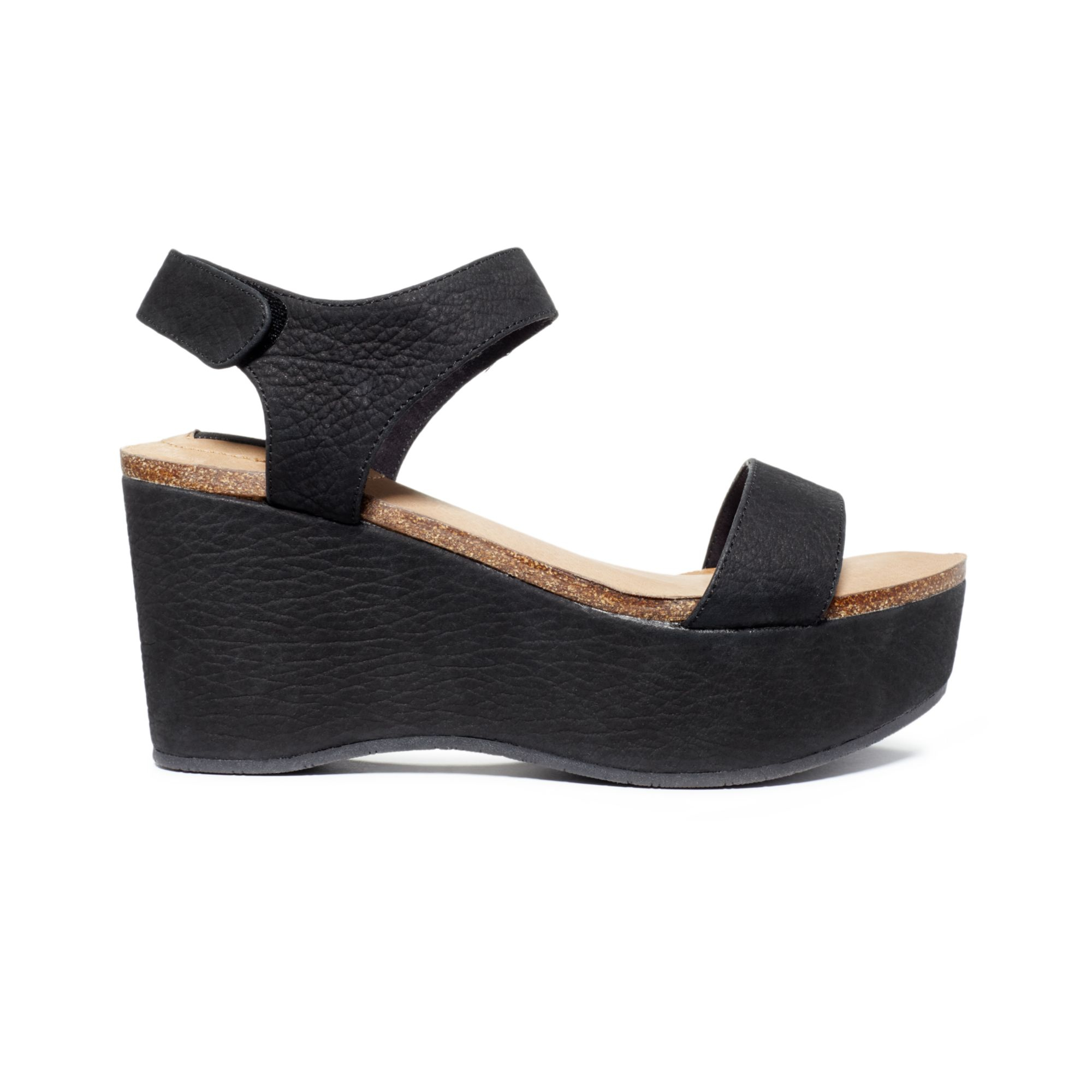 Me too shop black wedges