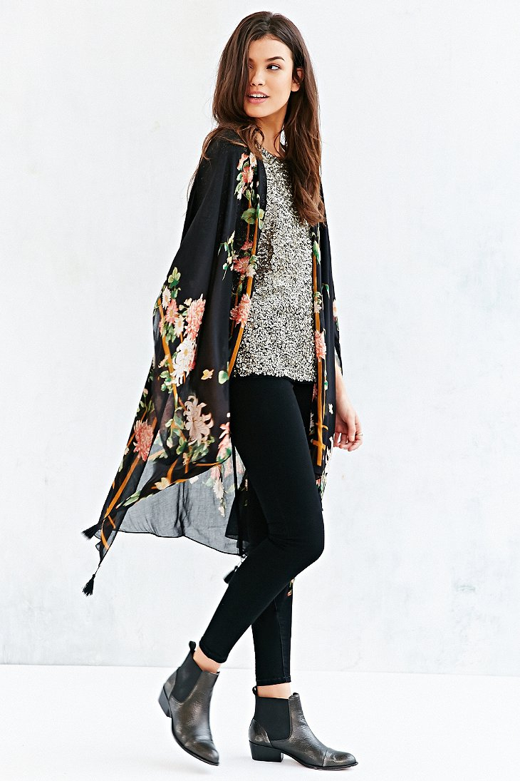 Urban Outfitters Shangri-la Floral Triangle Open Poncho in Black | Lyst