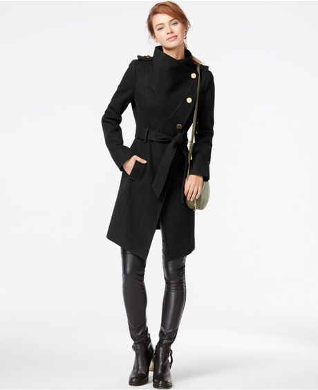 Asymmetrical collar coat