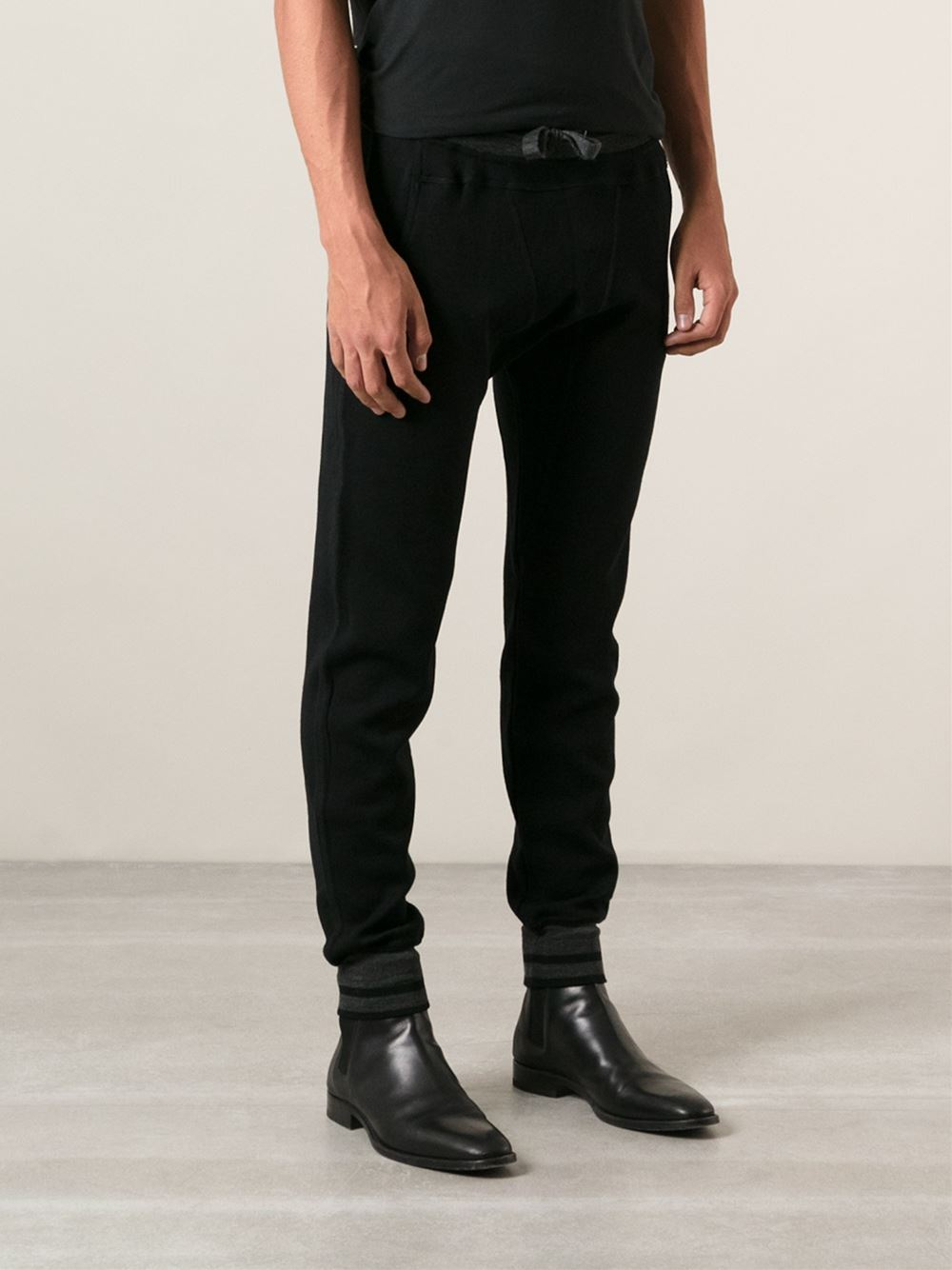 All Listings Tapered pants offer smooth textures and athletic fits that you’re sure to love. Mesh pockets are great for storing small items, and elastic waistbands provide a custom-like fit. Looking for something else? Check out the entire collection of men’s athletic pants at DICK’S Sporting Goods.
