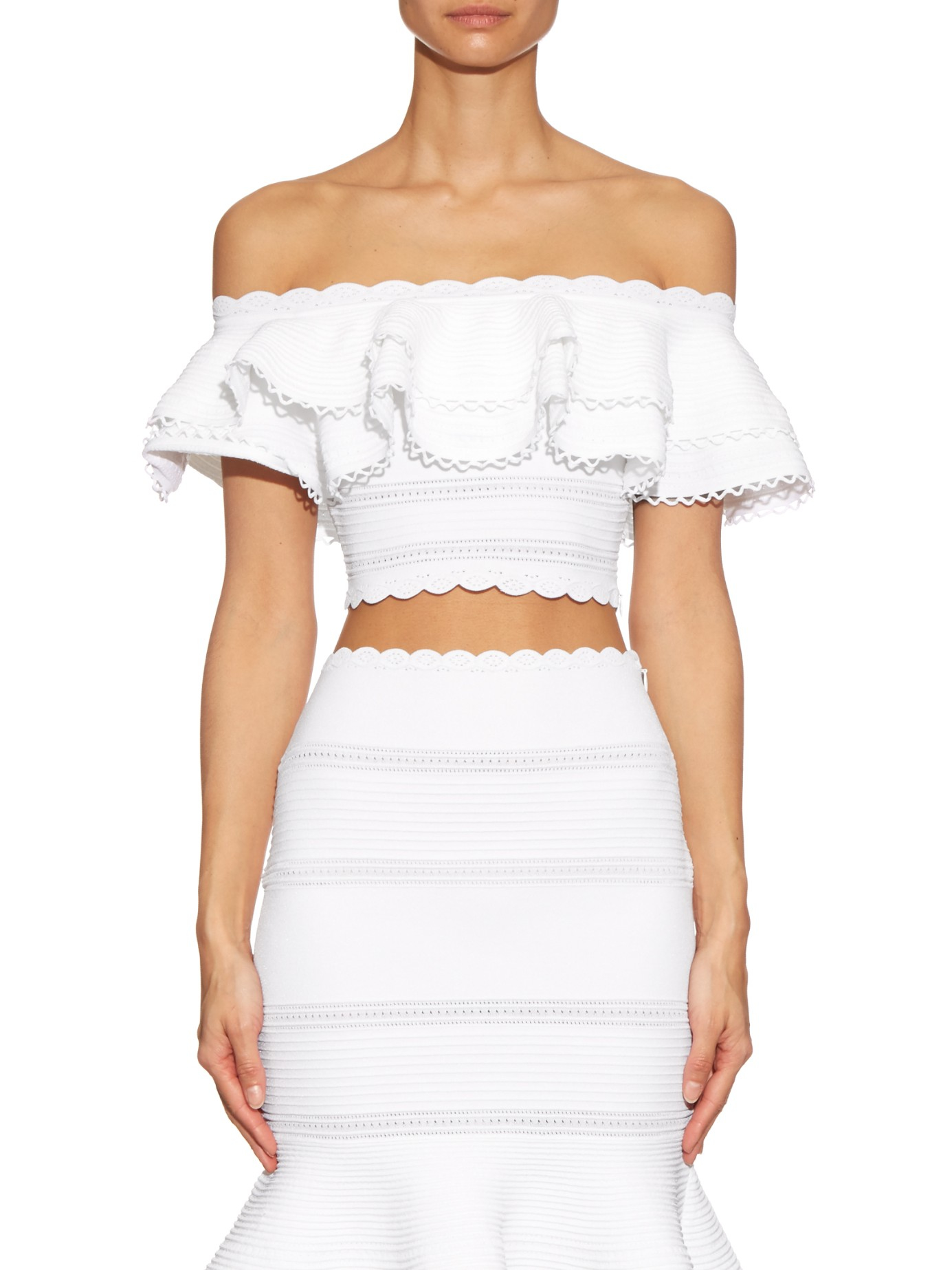 Alexander McQueen Cotton Ruffled Off-the-shoulder Cropped Top in White |  Lyst