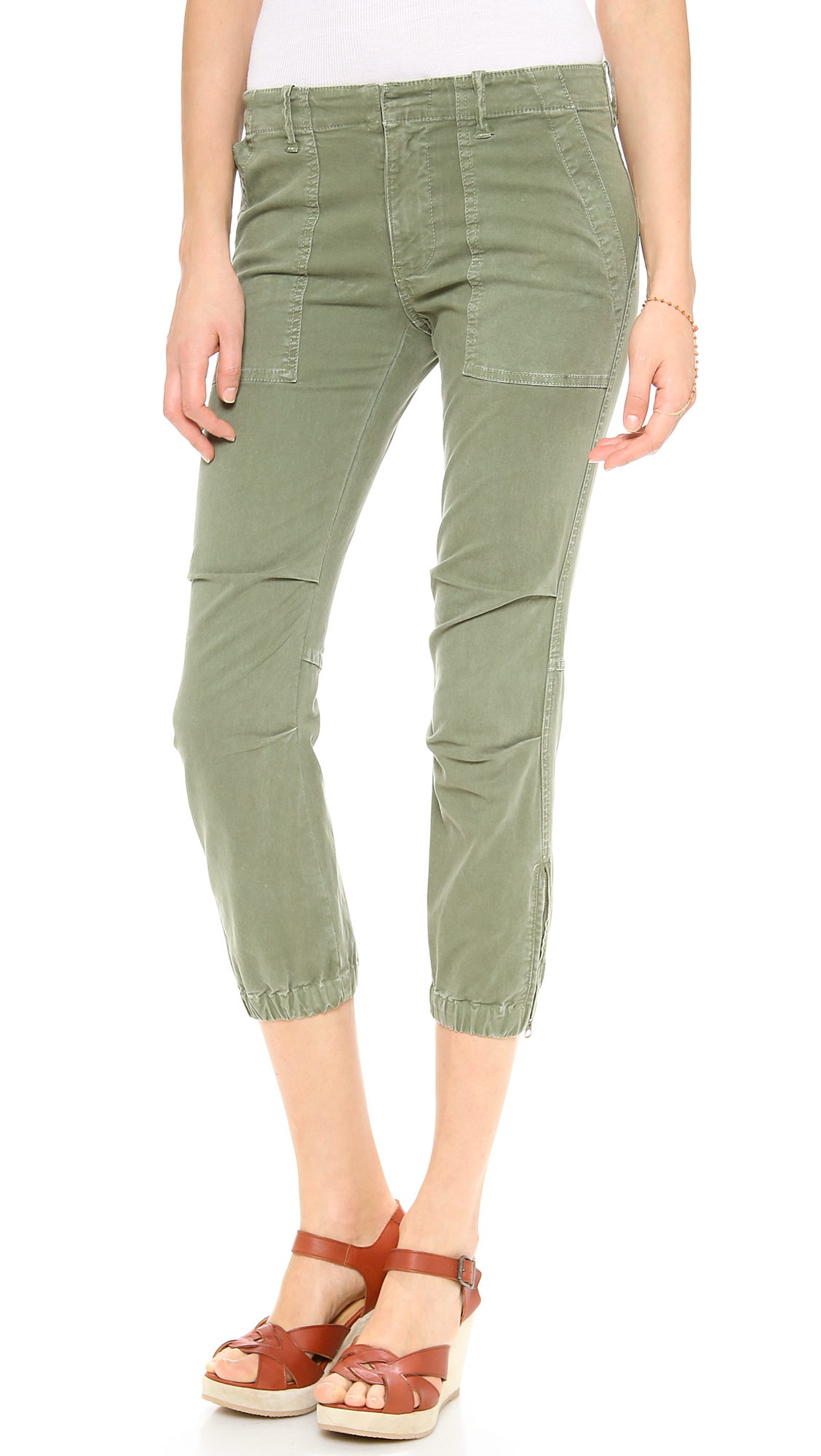 top for green pants