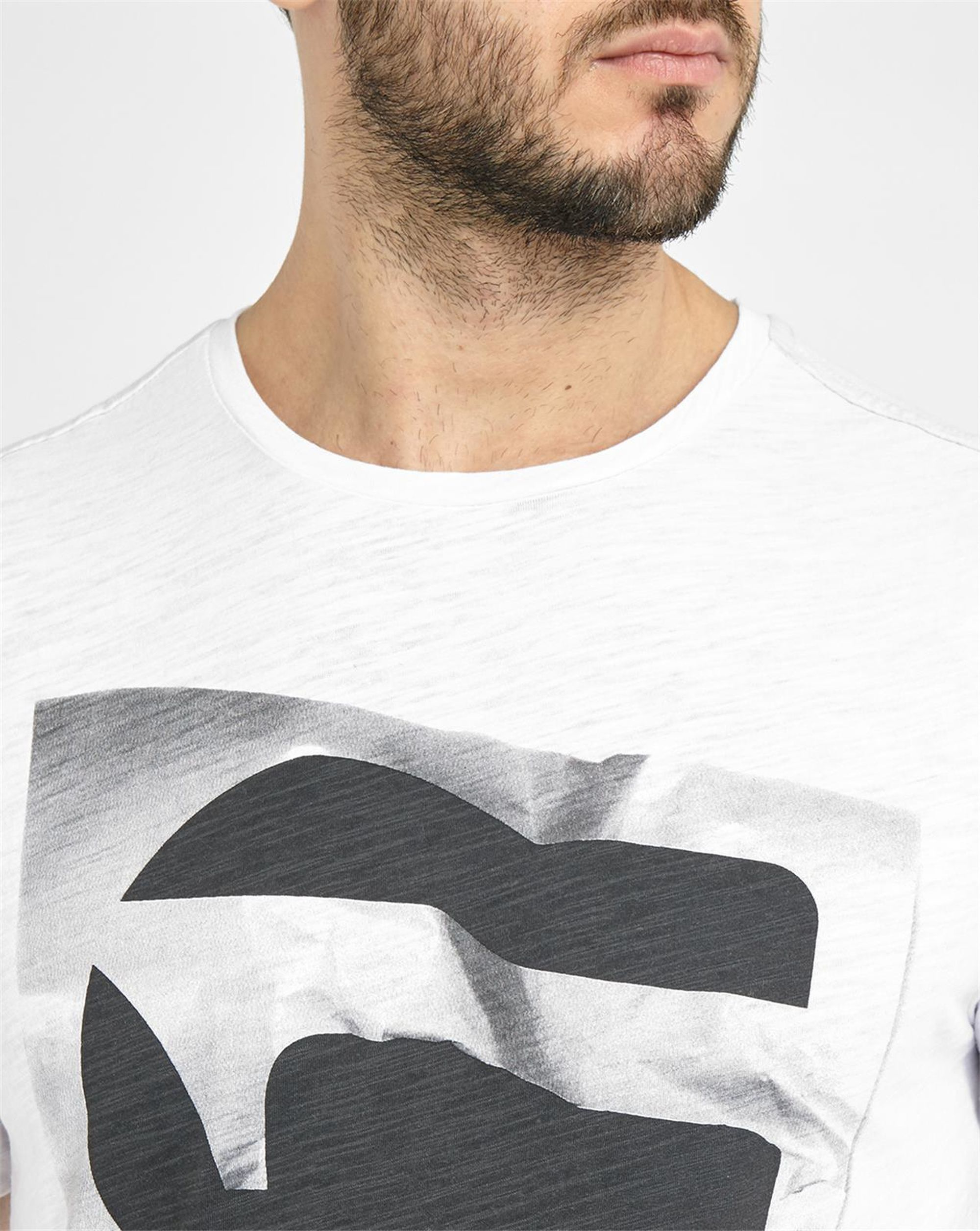 g star white shirt