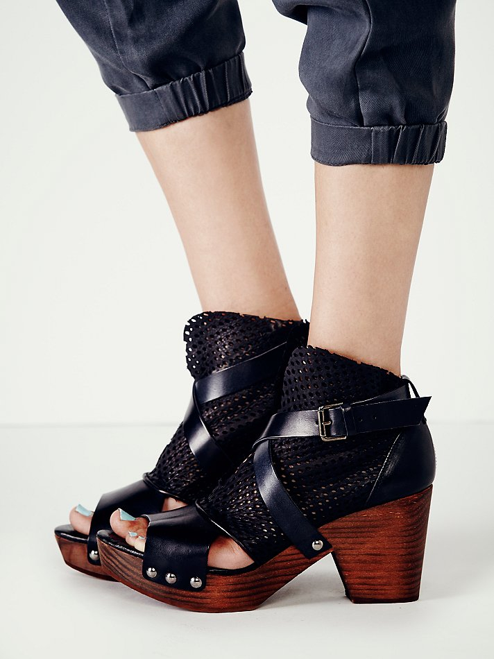 free people rendering clog