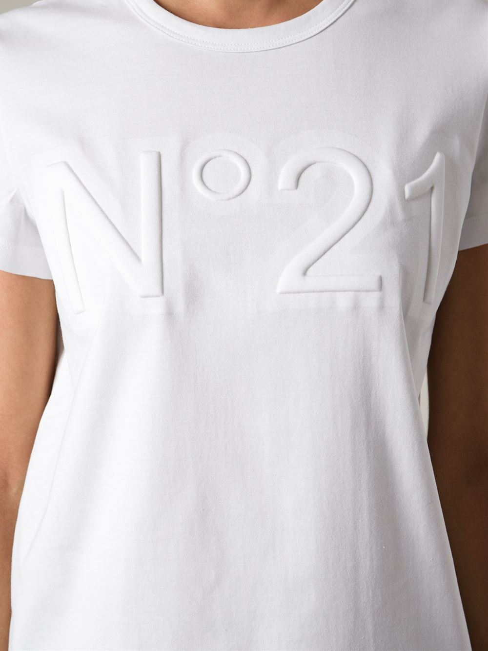 N°21 Logo Embossed Tshirt in White Lyst