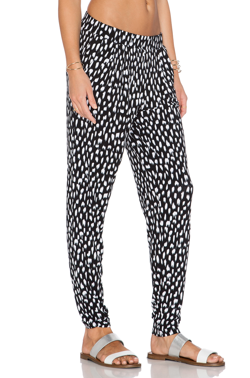 Three Dots Pleated Printed Pants in Black - Lyst