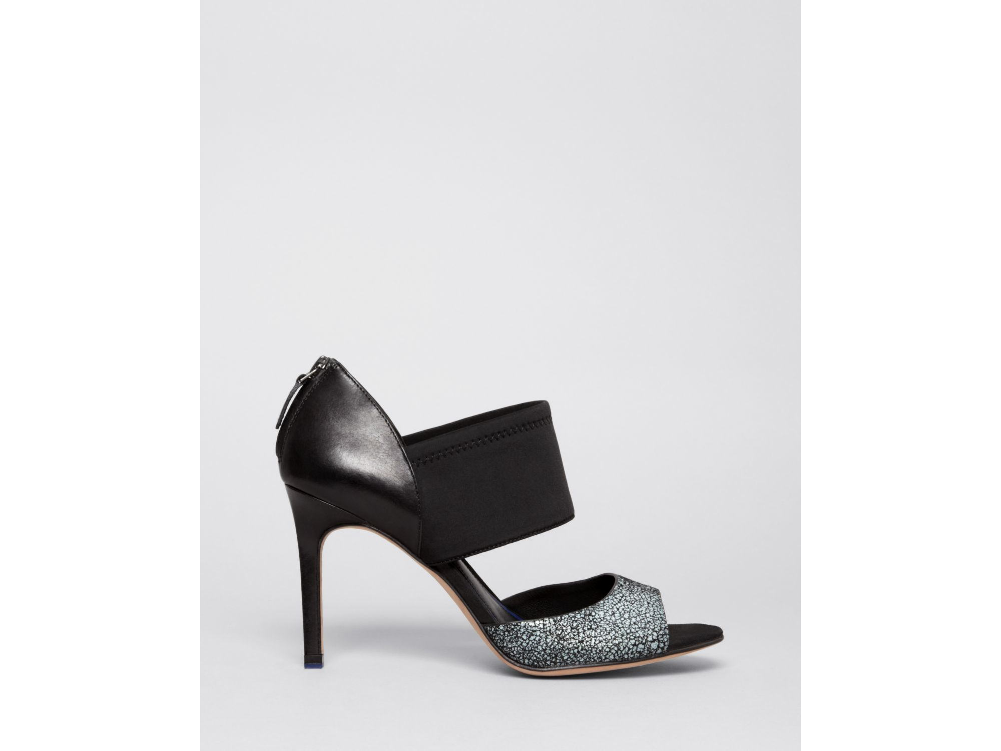 tahari black pumps