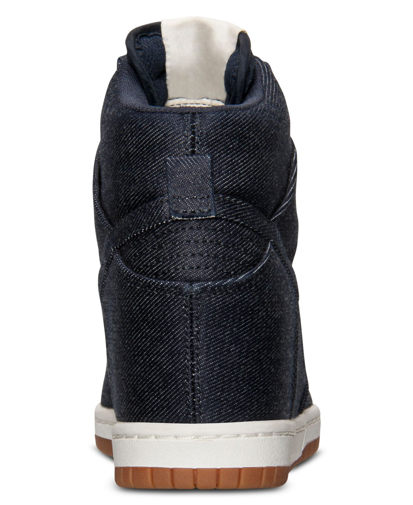 nike women's casual