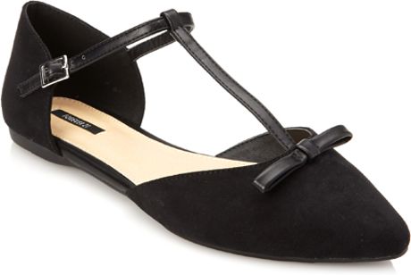 pointed strap flats