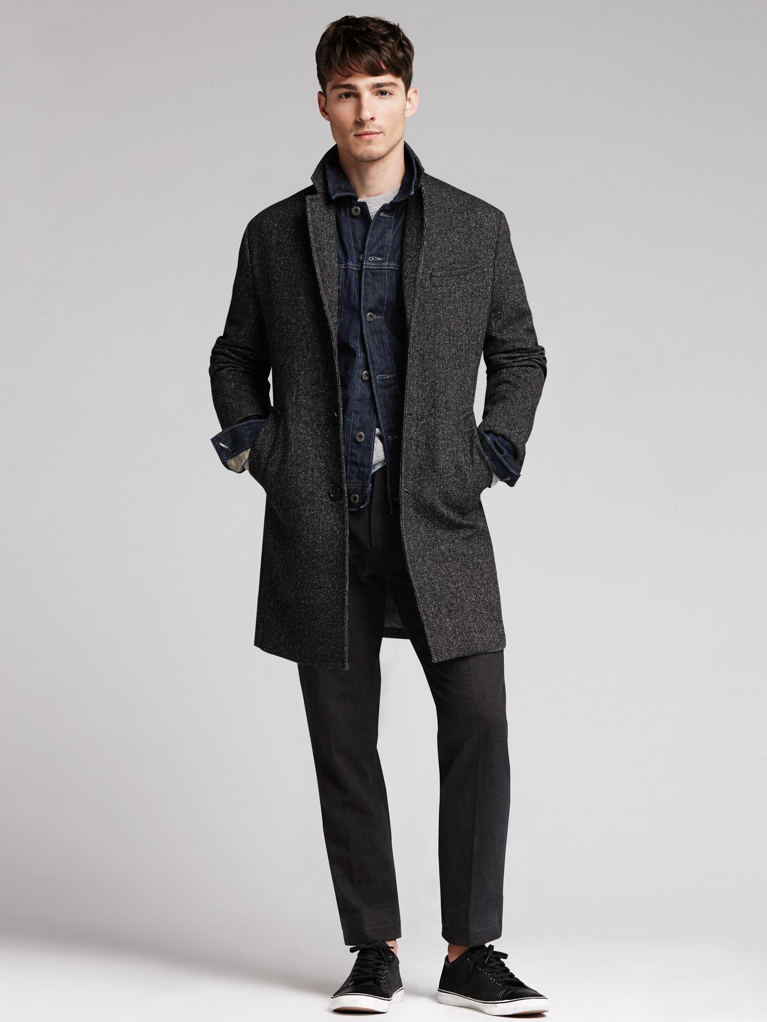 Banana Republic Textured Wool Topcoat in Black for Men | Lyst