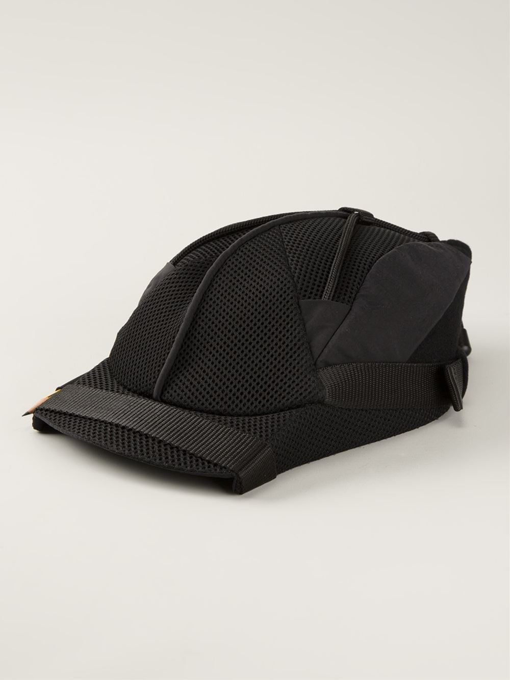 Nasir Mazhar Bully Cap in Black for Men 