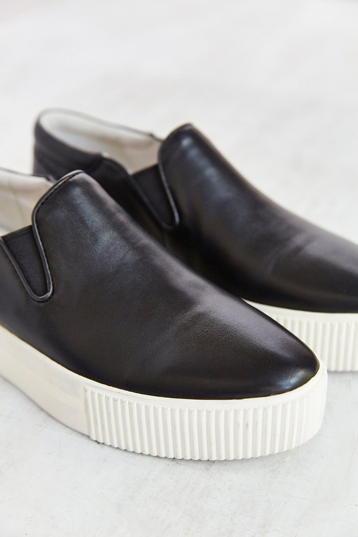 rigtig meget dilemma dragt Ash Karma Leather Platform Slip-On Sneaker in Black | Lyst