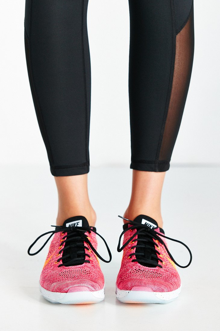Nike Flyknit Zoom Agility Sneaker in Pink | Lyst