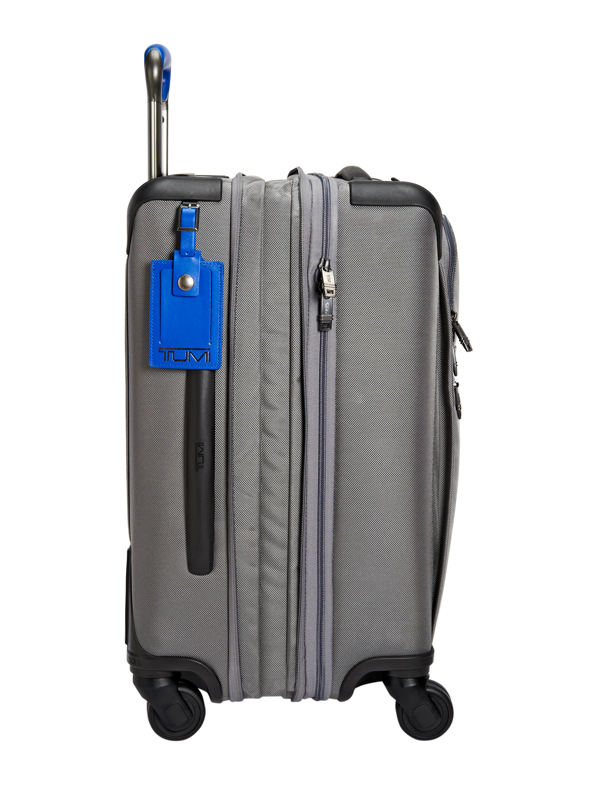tumi alpha 2 carry on 4 wheel