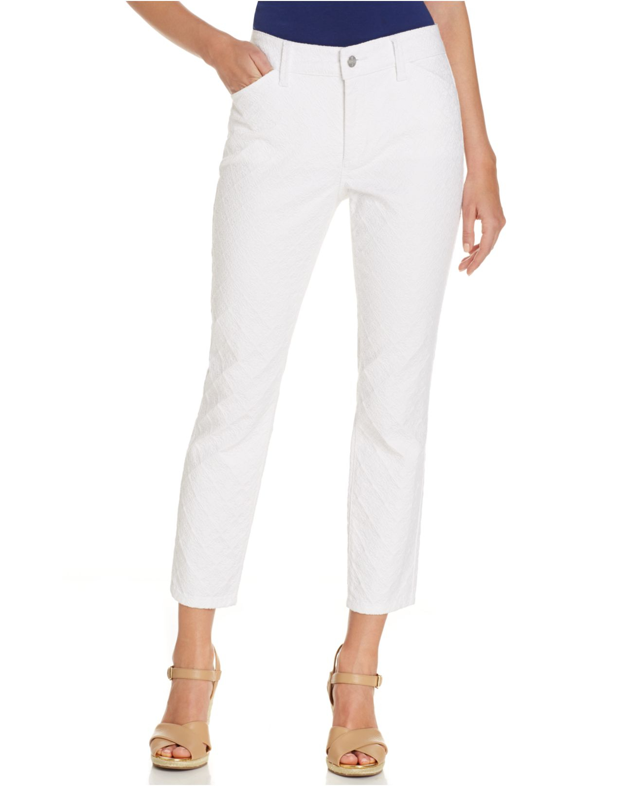 White petite skinny jeans Shop petite jeans in a variety of styles from White House Black Market. Proportioned to fit you perfectly. Free shipping & returns on all full price petite styles.