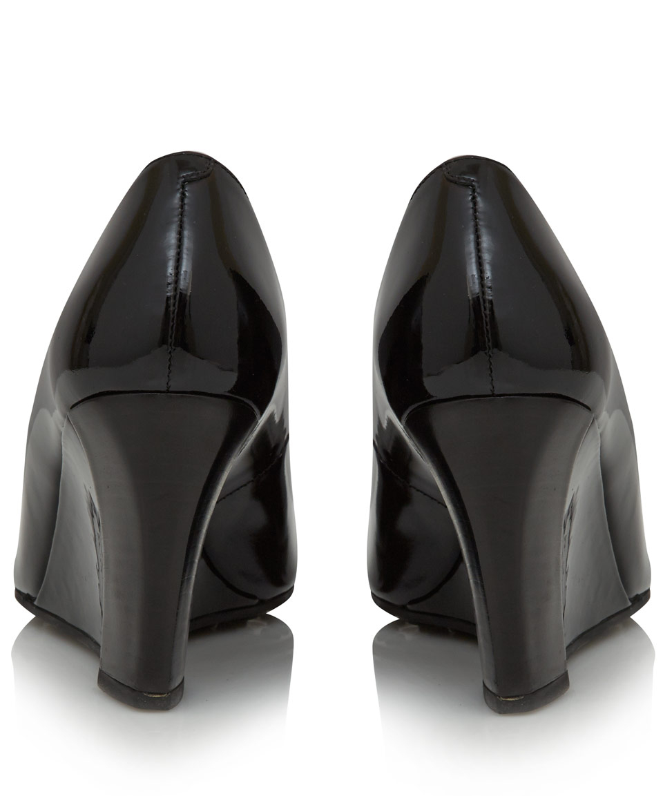 tod's patent leather pumps