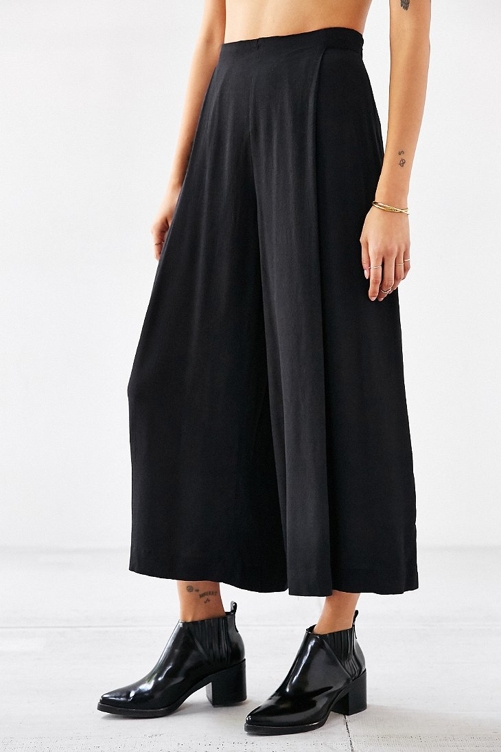 Silence + Noise Soft Pleated Culotte Pant in Black | Lyst