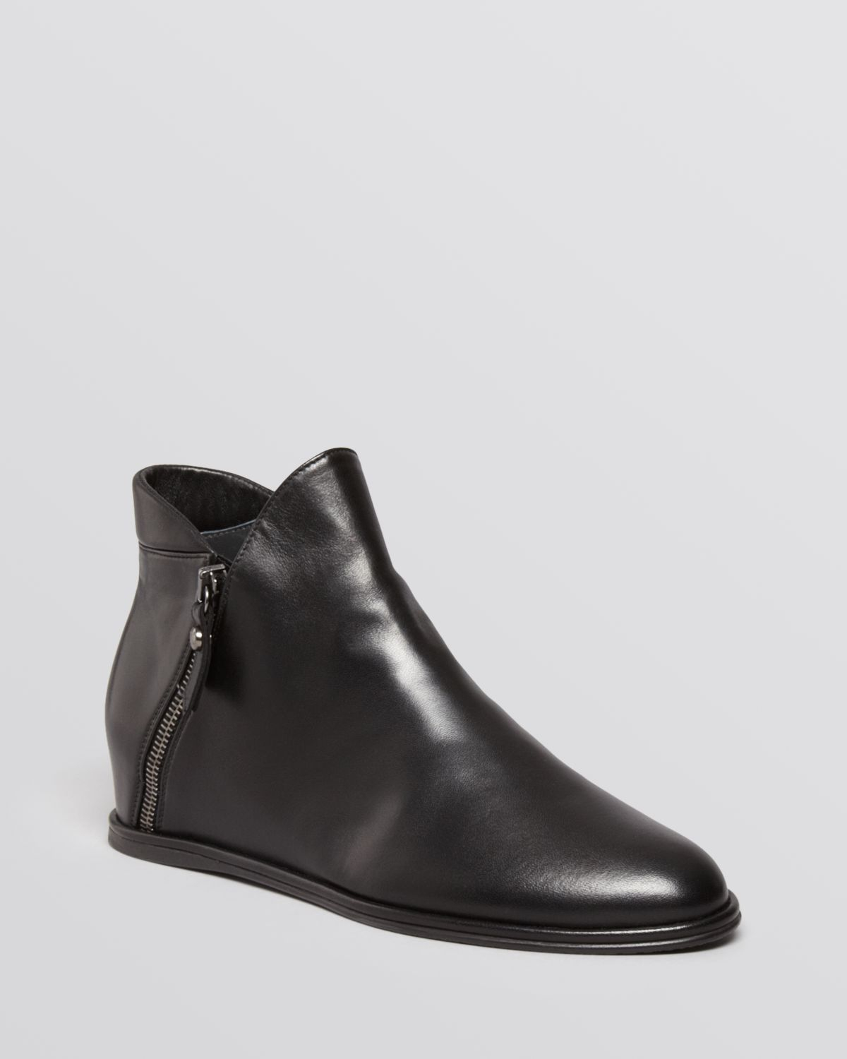 stuart weitzman low boots