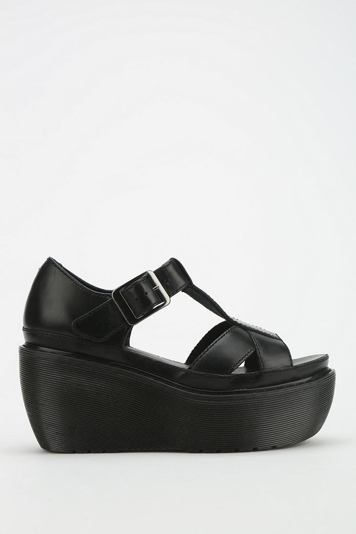 Dr. Martens Adaya Tstrap Platform Sandal in Black | Lyst