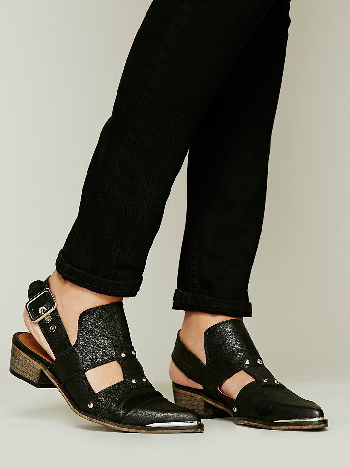 Free People Joanie Cut Out Shoe in Black | Lyst