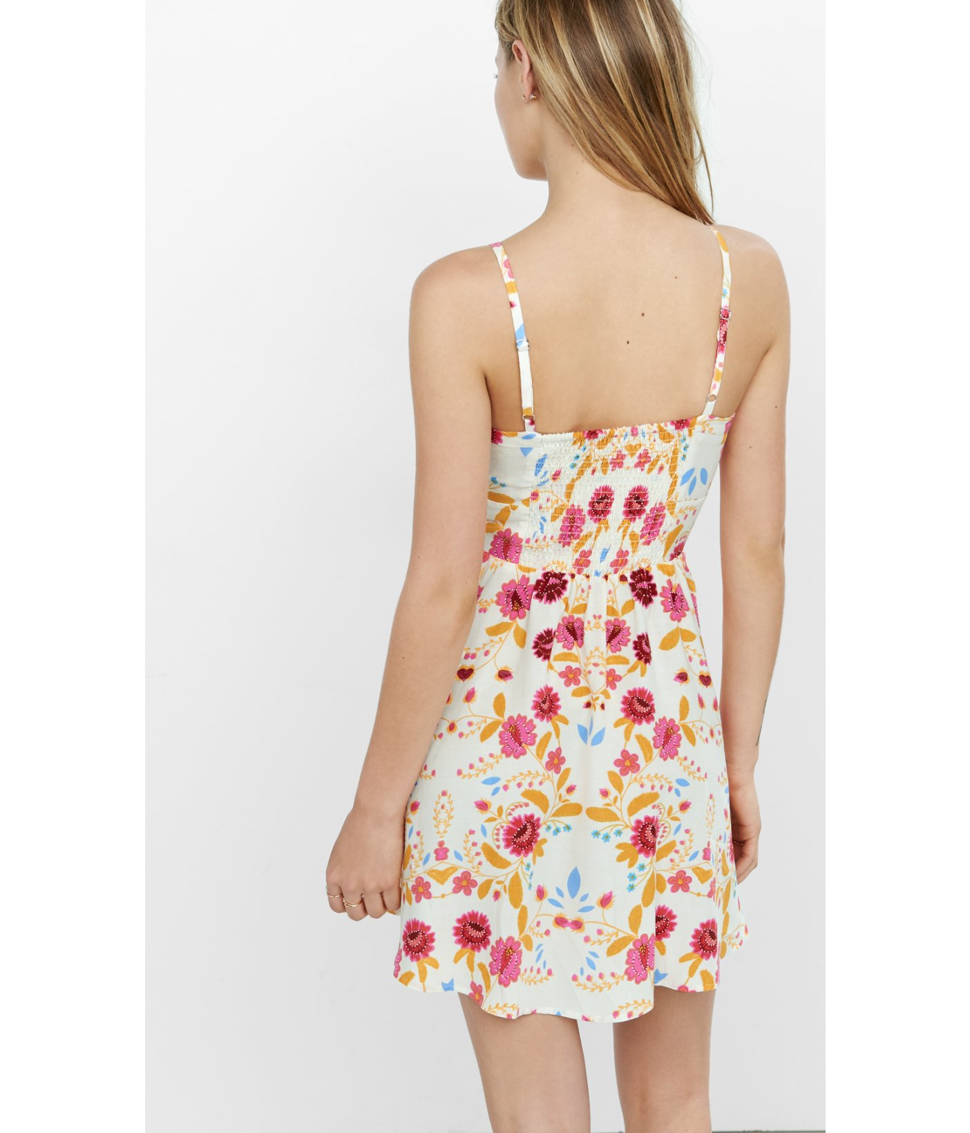 sweetheart neckline sundress