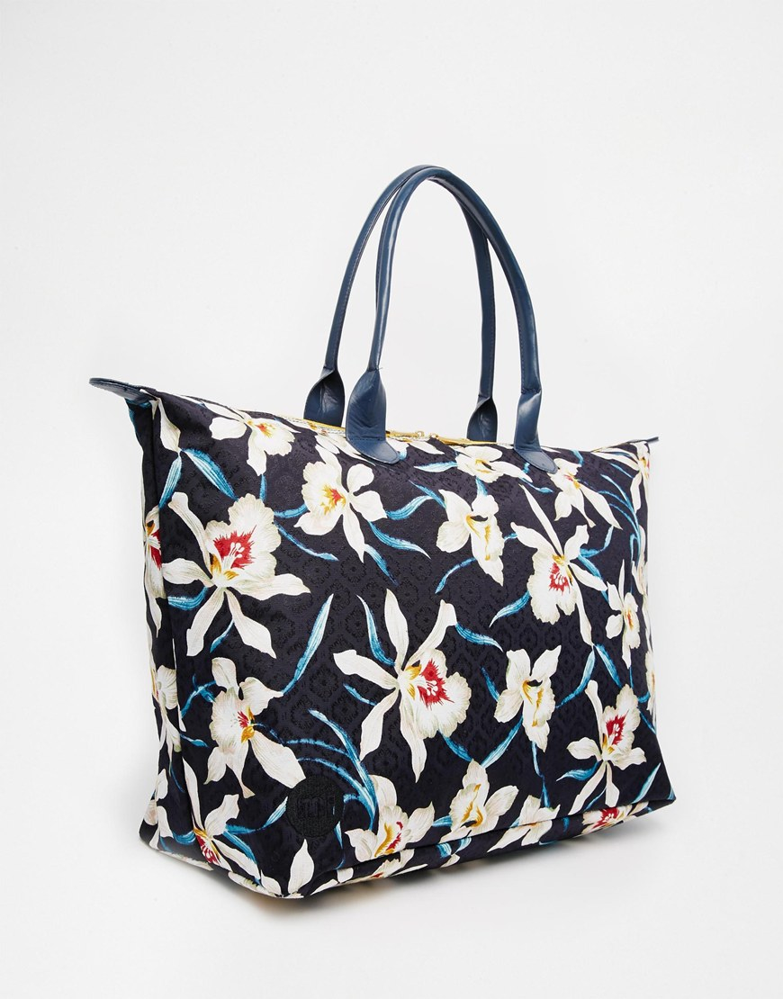Mi-Pac Weekender Bag In Orchid Floral Print in Navy (Blue) - Lyst