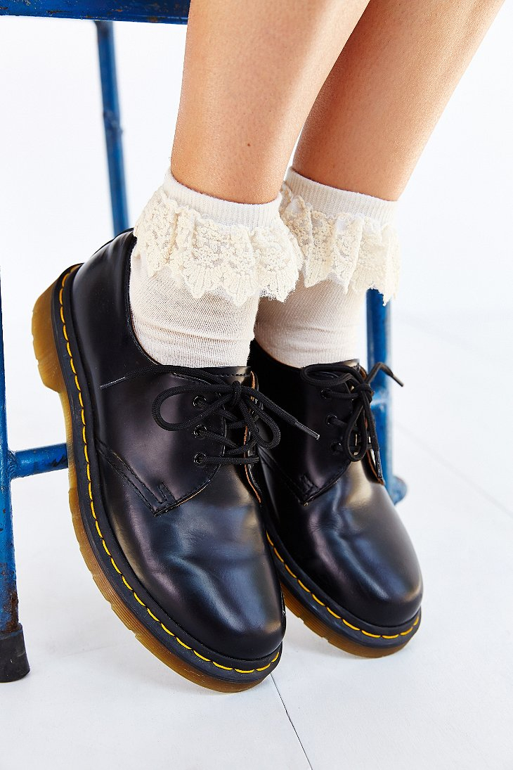 Urban Outfitters Eyelet Ruffle Anklet Sock in White | Lyst