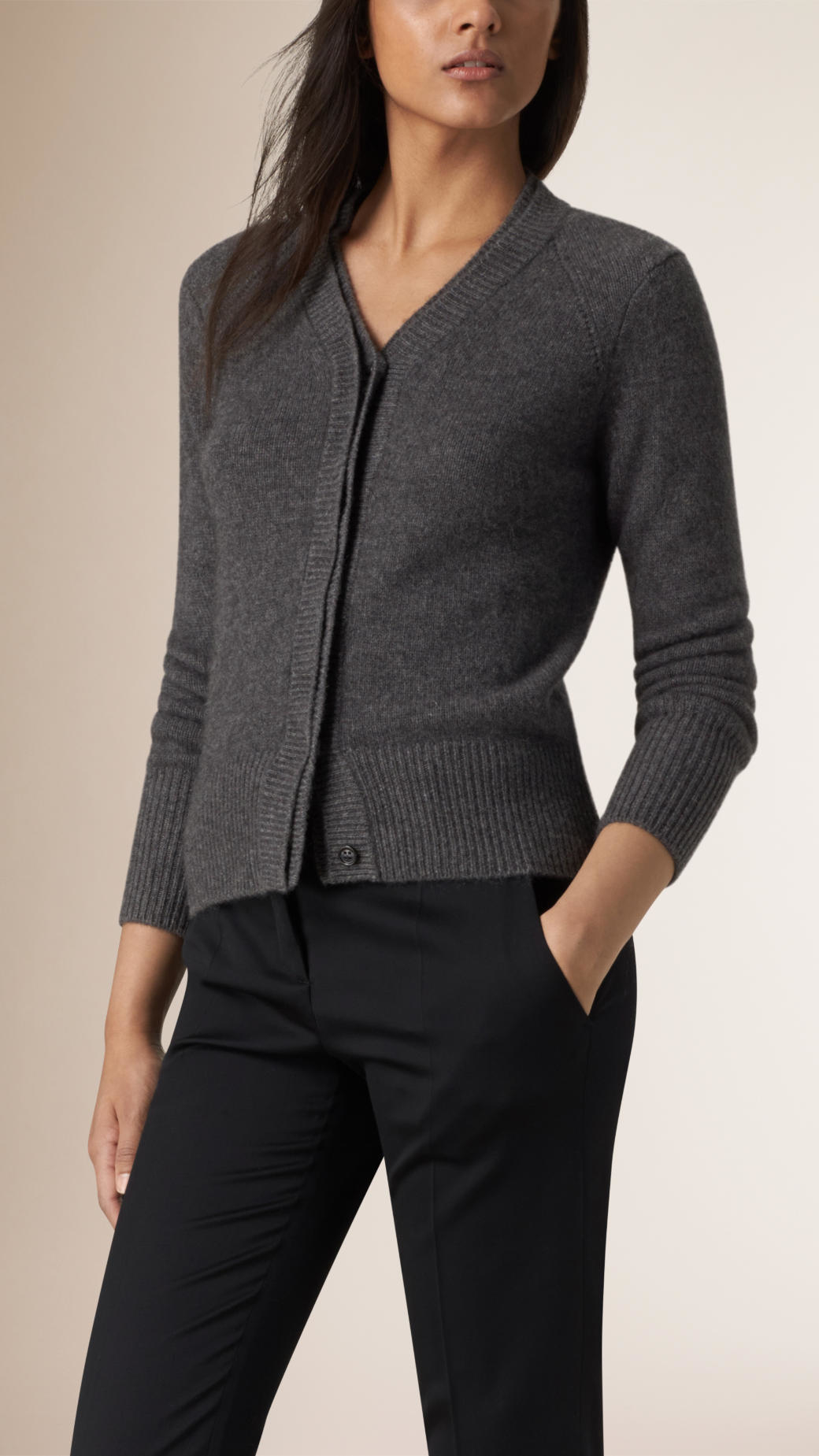 grey cardigan cropped