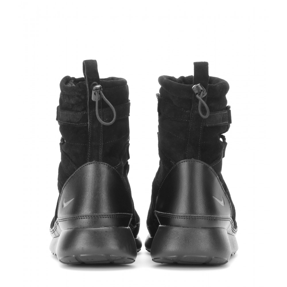 Simetría Plano Guau Nike Roshe One Hi Suede Sneaker Boots in Black | Lyst