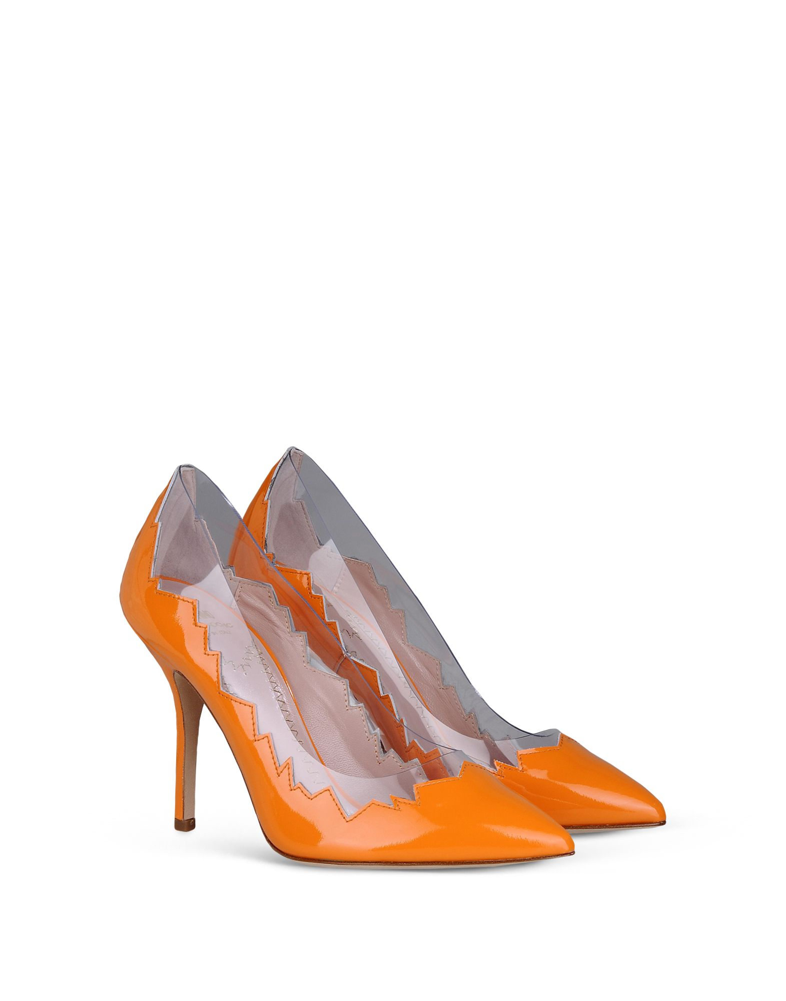 closed toe slip on flats