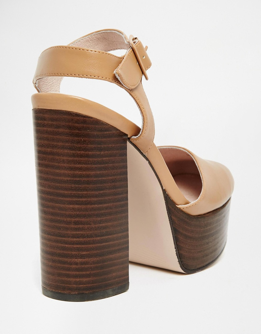 Faith Courvette 70's Platform Shoes in 