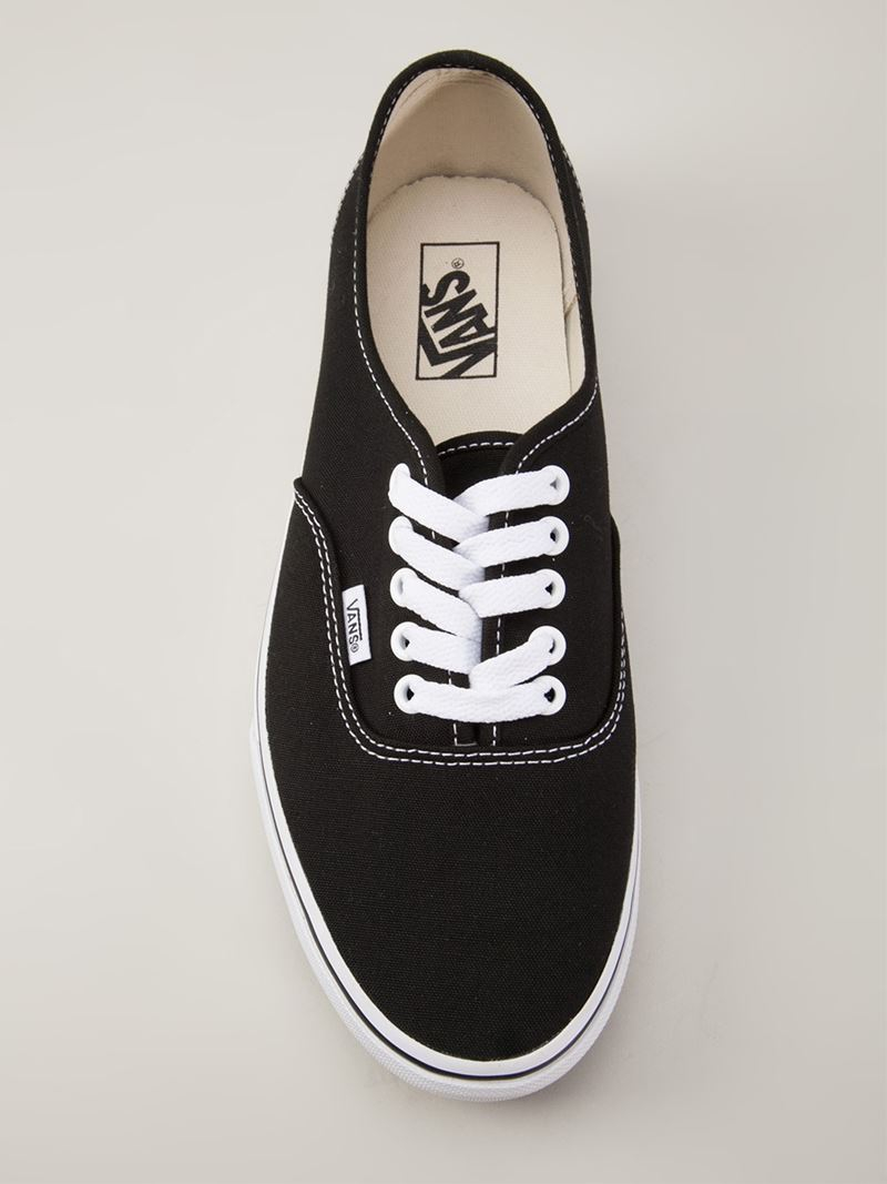 vans black and white lace up